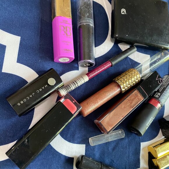 Marc Jacobs/ Estee Lauder /Victoria Secret & more LOT OF MAKEUP - Picture 4 of 11